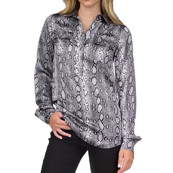 MK ZIPPER POCKET BLOUSE - Picture 1 of 8